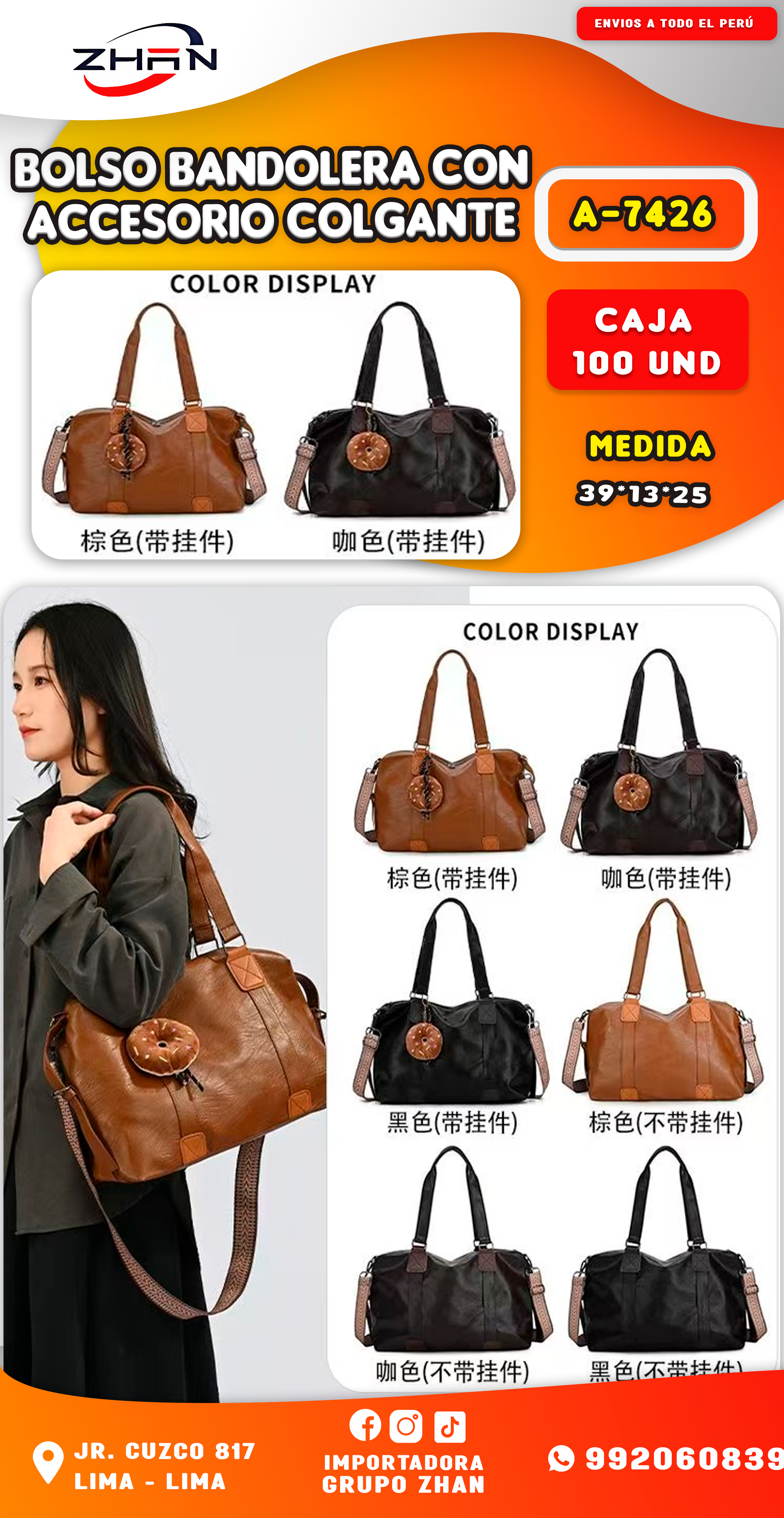 BOLSO TIPO BANDOLERA CON ACCESORIO COLGANTE